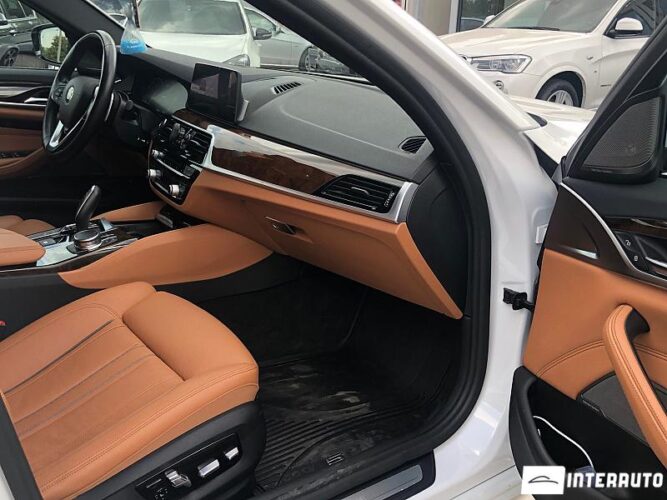 BMW 530e 52 interauto-car