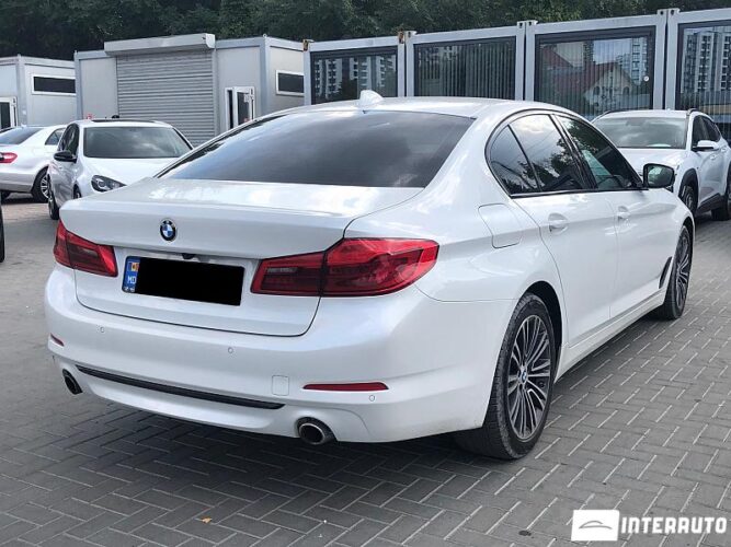 BMW 530e 38 interauto-car