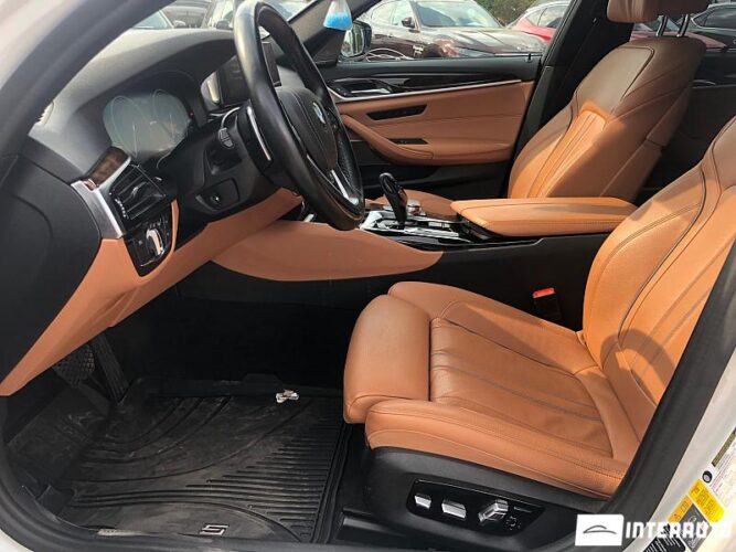 BMW 530e 44 interauto-car