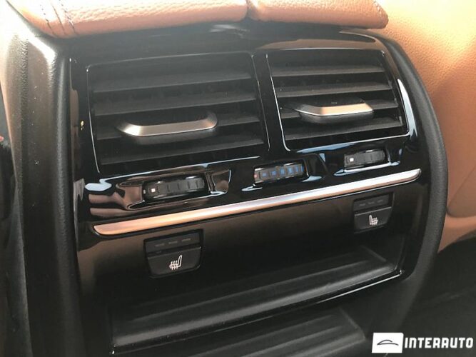 BMW 530e 56 interauto-car