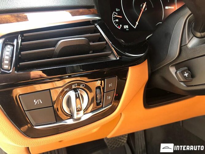 BMW 530e 45 interauto-car