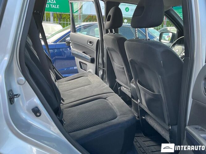 Nissan X-Trail 48 interauto-car