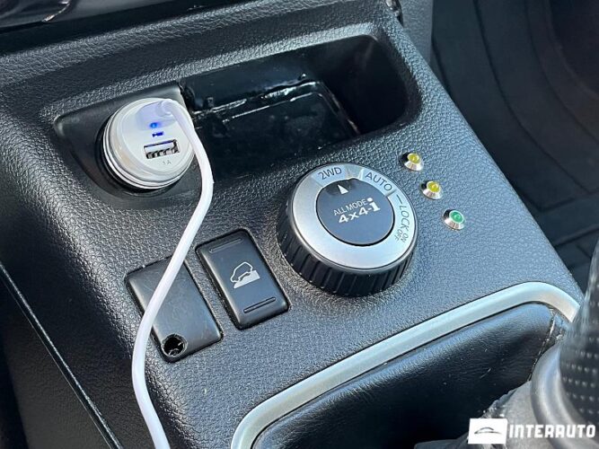 Nissan X-Trail 42 interauto-car