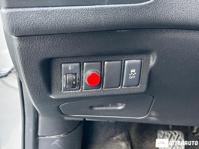 Nissan X-Trail 41 interauto-car