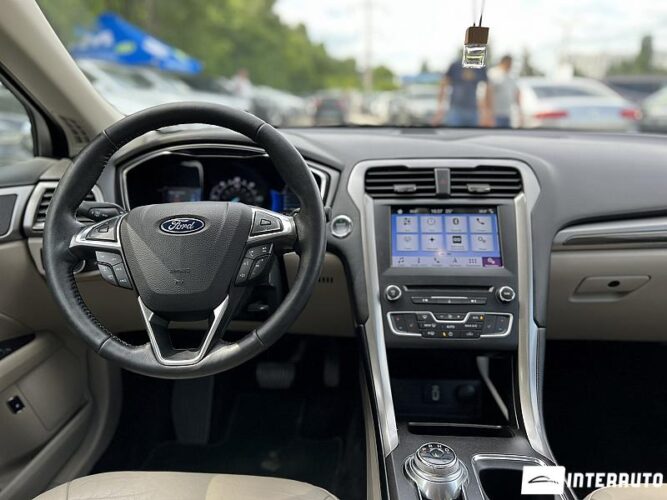Ford Fusion 60 interauto-car