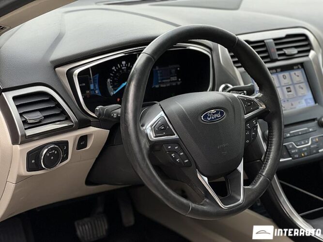 Ford Fusion 53 interauto-car
