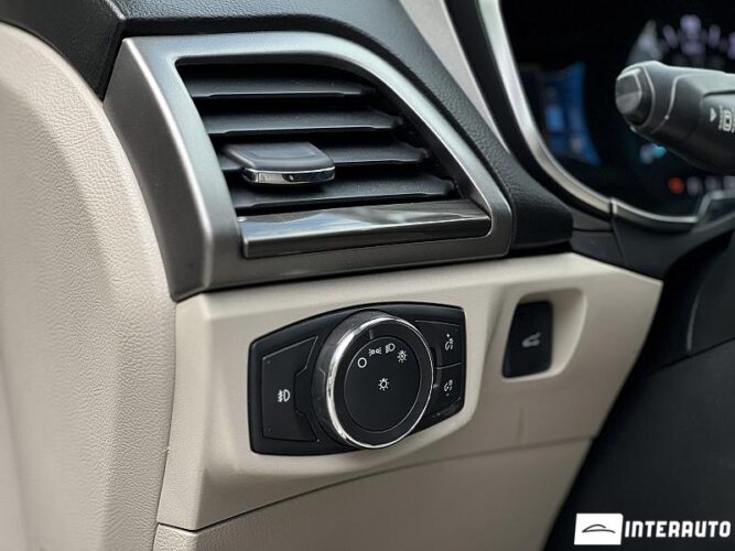 Ford Fusion 54 interauto-car