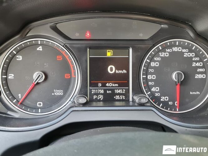 Audi Q5 42 interauto-car