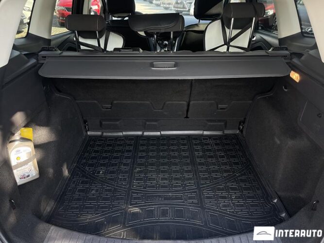 Ford Kuga 62 interauto-car