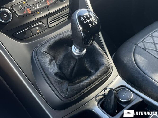 Ford Kuga 57 interauto-car