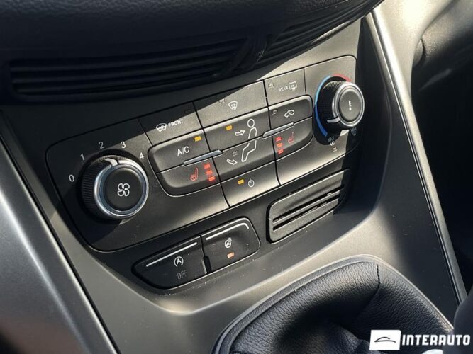 Ford Kuga 56 interauto-car