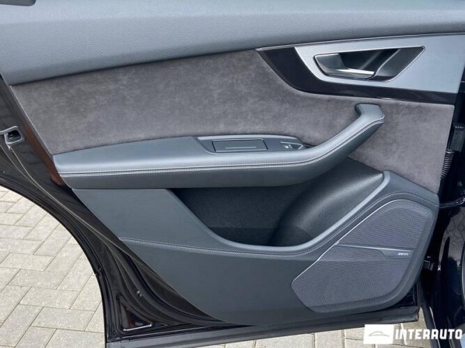 Audi Q7 55 interauto-car