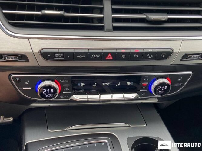 Audi Q7 50 interauto-car