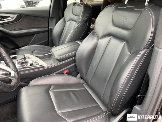 Audi Q7 42 interauto-car