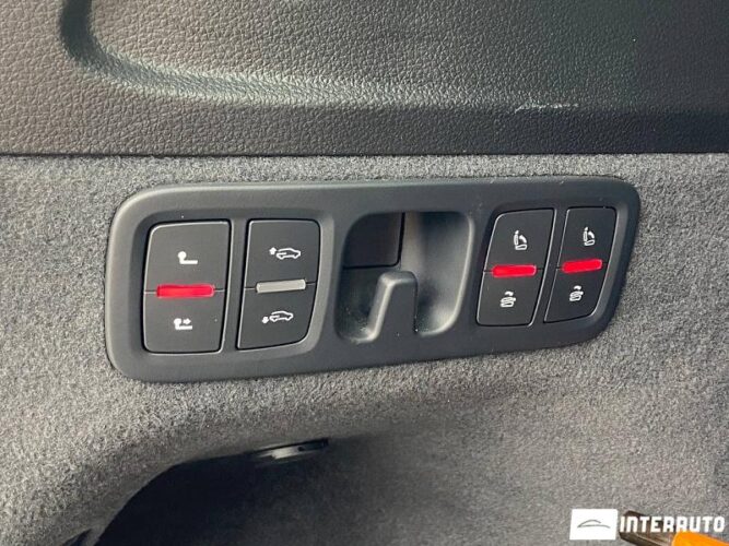 Audi Q7 58 interauto-car