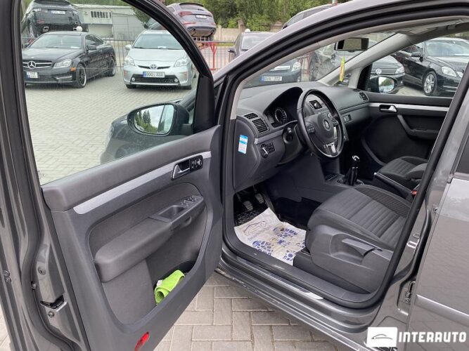 Volkswagen Touran 38 interauto-car