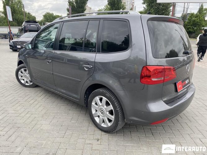 Volkswagen Touran 36 interauto-car