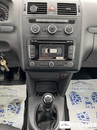 Volkswagen Touran 41 interauto-car