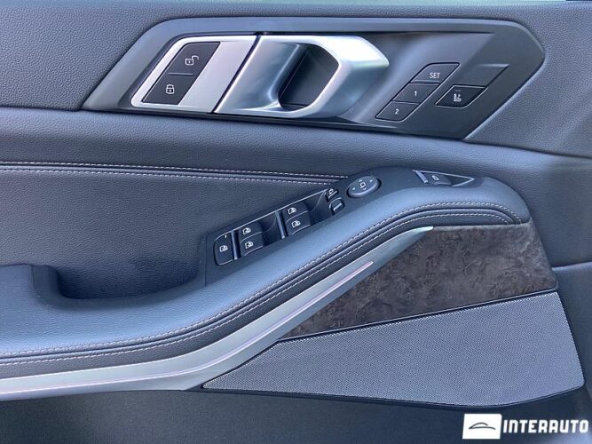 BMW X5 4.0i 42 interauto-car