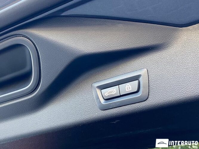 BMW X5 4.0i 38 interauto-car