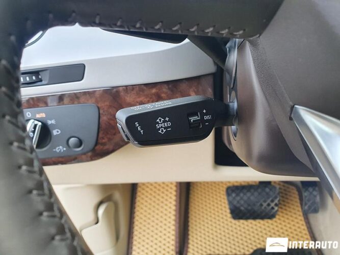 Audi Q7 50 interauto-car