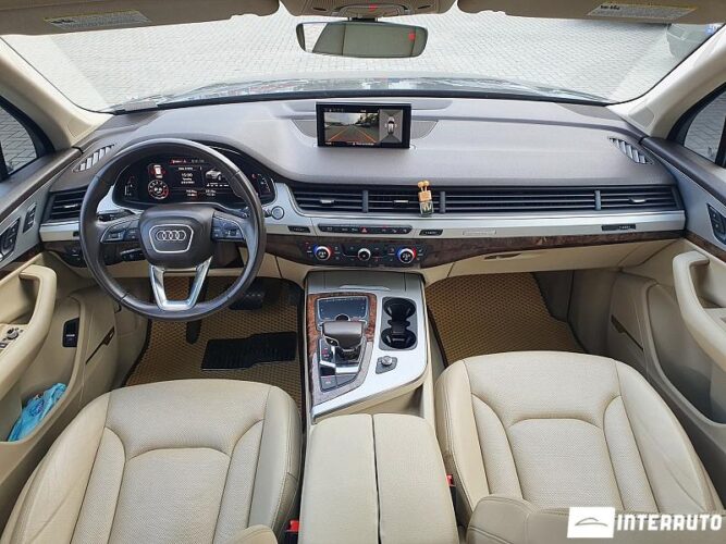 Audi Q7 45 interauto-car