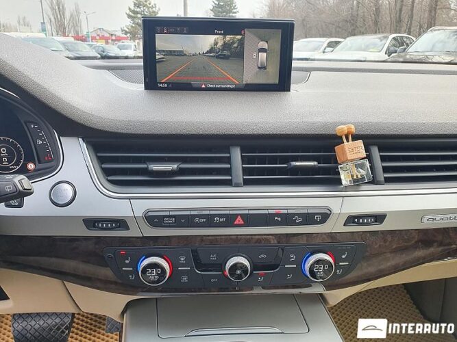 Audi Q7 52 interauto-car