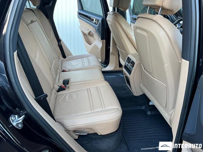 Porsche Cayenne 51 interauto-car