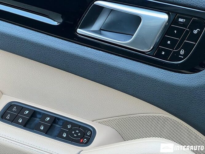 Porsche Cayenne 61 interauto-car