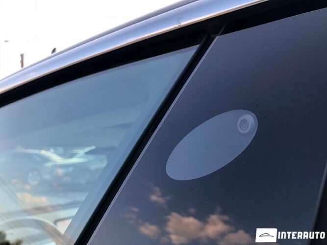 Tesla Model 3 34 interauto-car