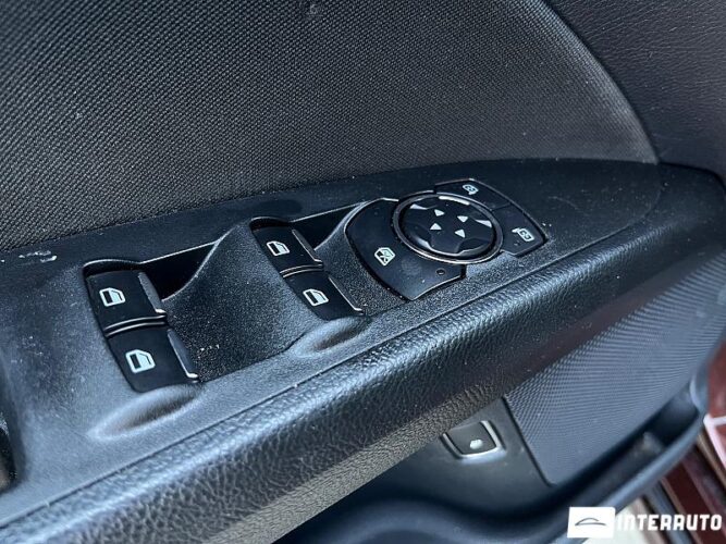 Ford Fusion 36 interauto-car