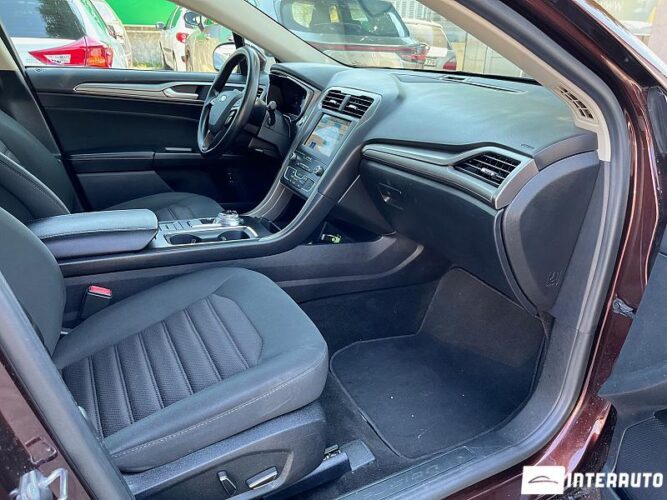 Ford Fusion 44 interauto-car