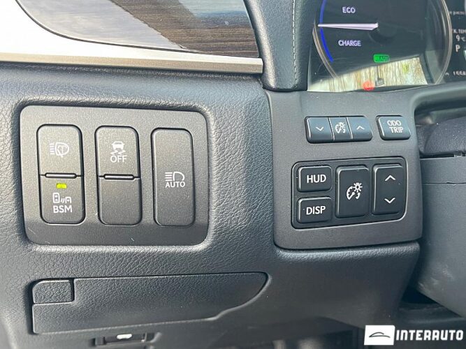 Lexus GS 300h 57 interauto-car