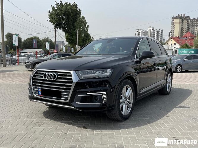 Audi Q7 E-Tron 32 interauto-car