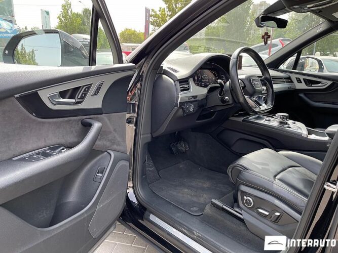 Audi Q7 E-Tron 38 interauto-car