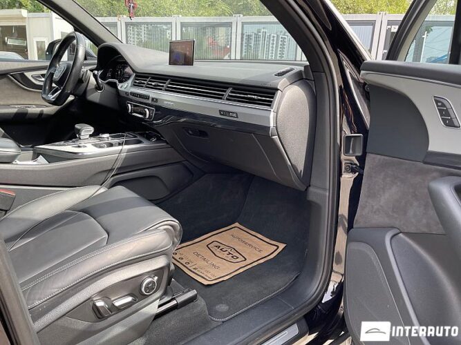 Audi Q7 E-Tron 47 interauto-car