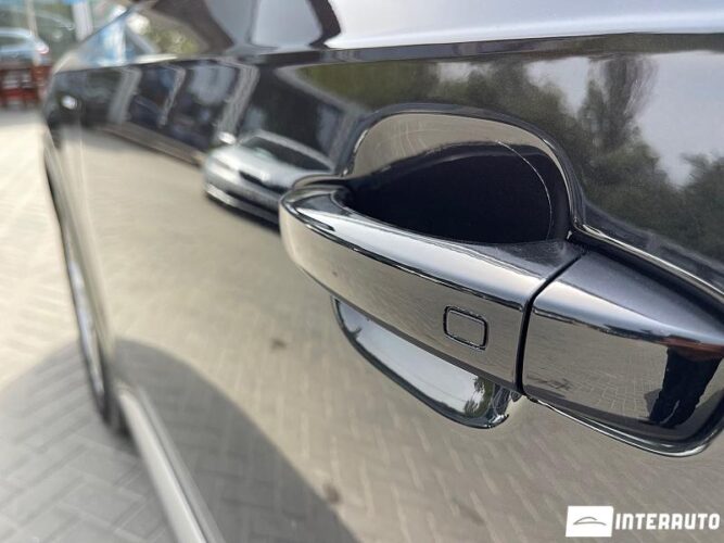 Audi Q7 E-Tron 36 interauto-car