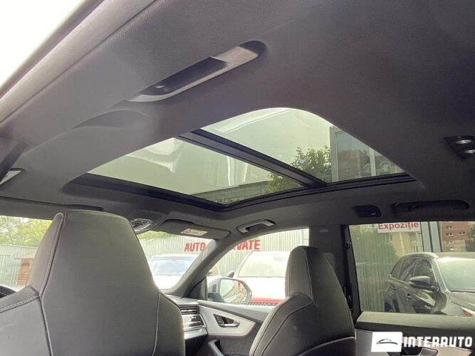 Audi Q8 57 interauto-car