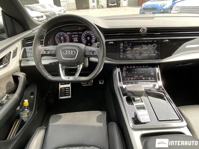 Audi Q8 46 interauto-car