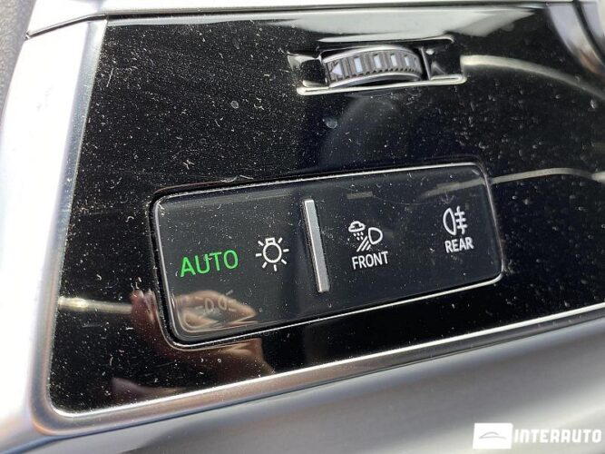 Audi Q8 51 interauto-car