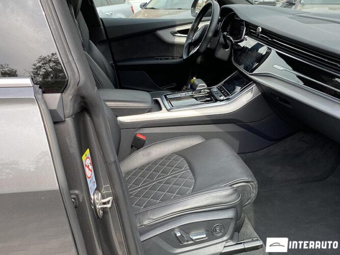 Audi Q8 53 interauto-car