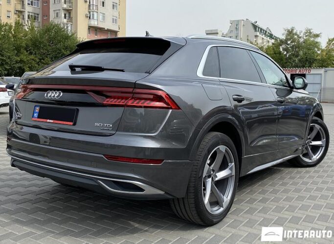 Audi Q8 40 interauto-car