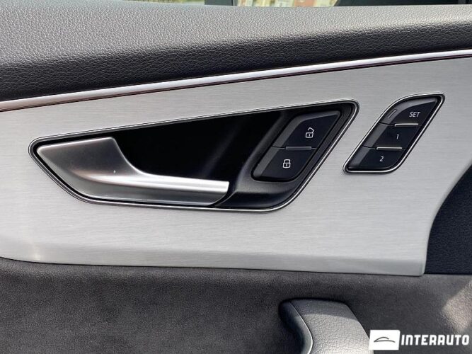 Audi Q8 43 interauto-car