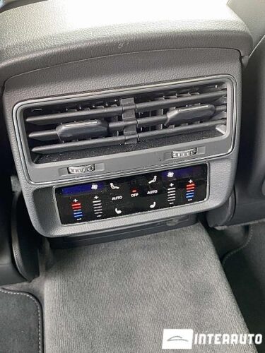 Audi Q8 56 interauto-car