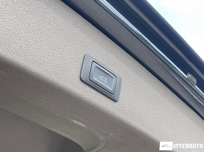 Audi Q5 61 interauto-car