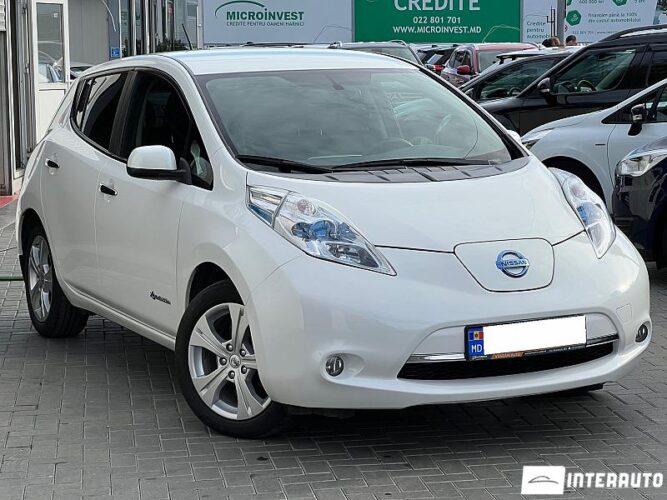 Nissan Leaf 32 interauto-car