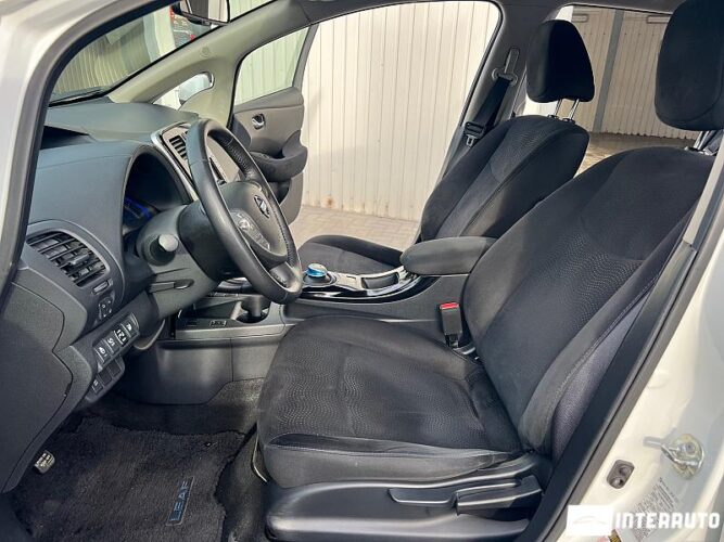 Nissan Leaf 38 interauto-car
