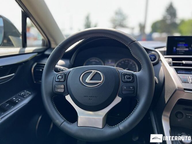 Lexus NX 300H 53 interauto-car