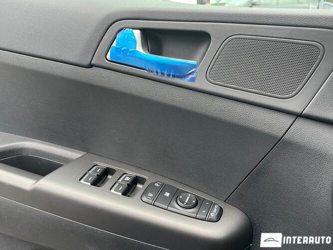 Kia Sportage 44 interauto-car