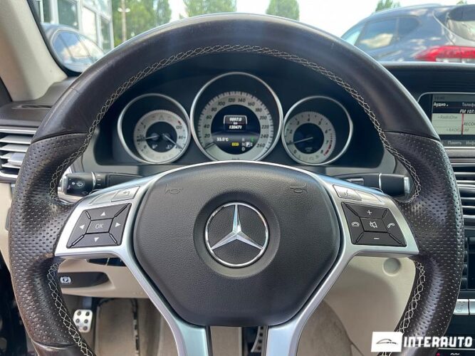 Mercedes E 200 38 interauto-car